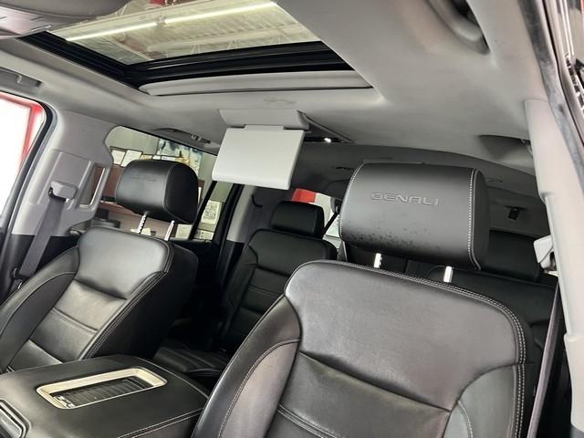 GMC Yukon XL 4WD 4dr Denali 2017