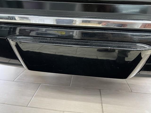 GMC Yukon XL 4WD 4dr Denali 2017