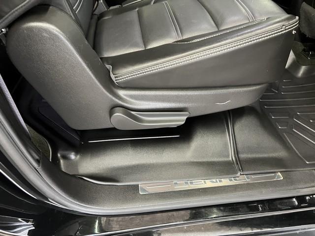 GMC Yukon XL 4WD 4dr Denali 2017