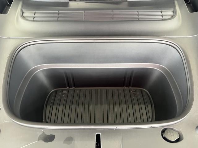 Tesla Model Y Long Range Launch Series AWD *Ltd Avail* 2026
