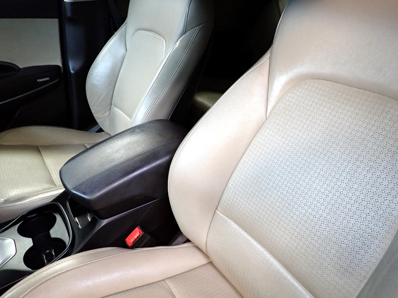 2013 Hyundai Santa Fe 2.0T Sport photo 4