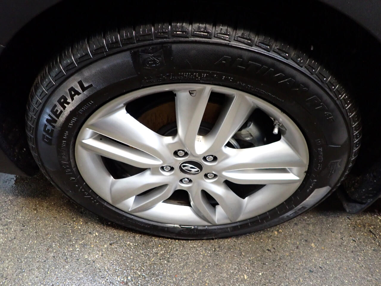 Hyundai Santa Fe AWD 4dr 2.0T Sport 2013