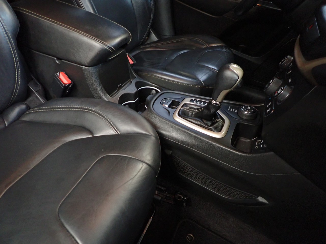 2016 Jeep Cherokee Limited photo 13