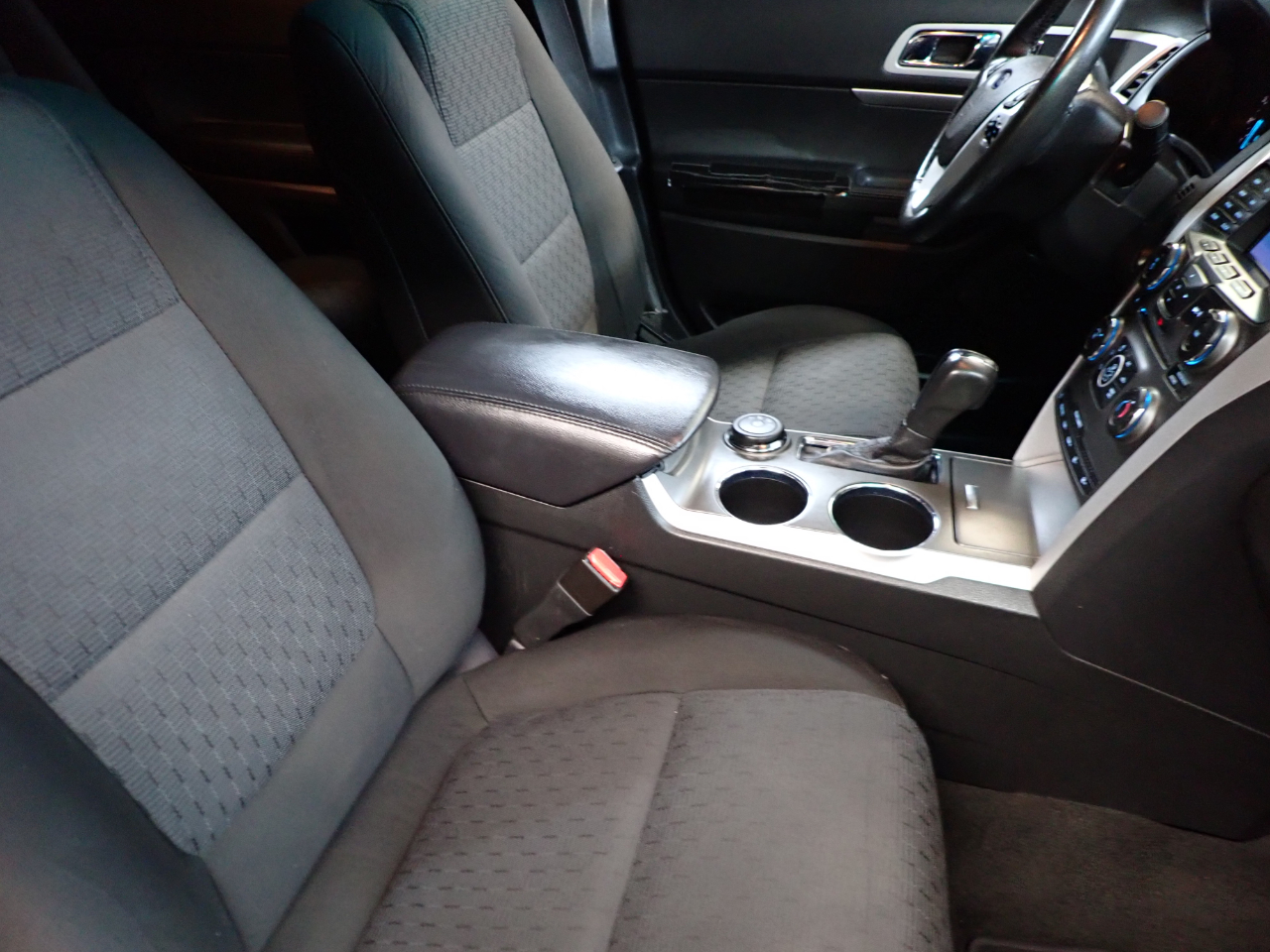 2012 Ford Explorer XLT photo 14