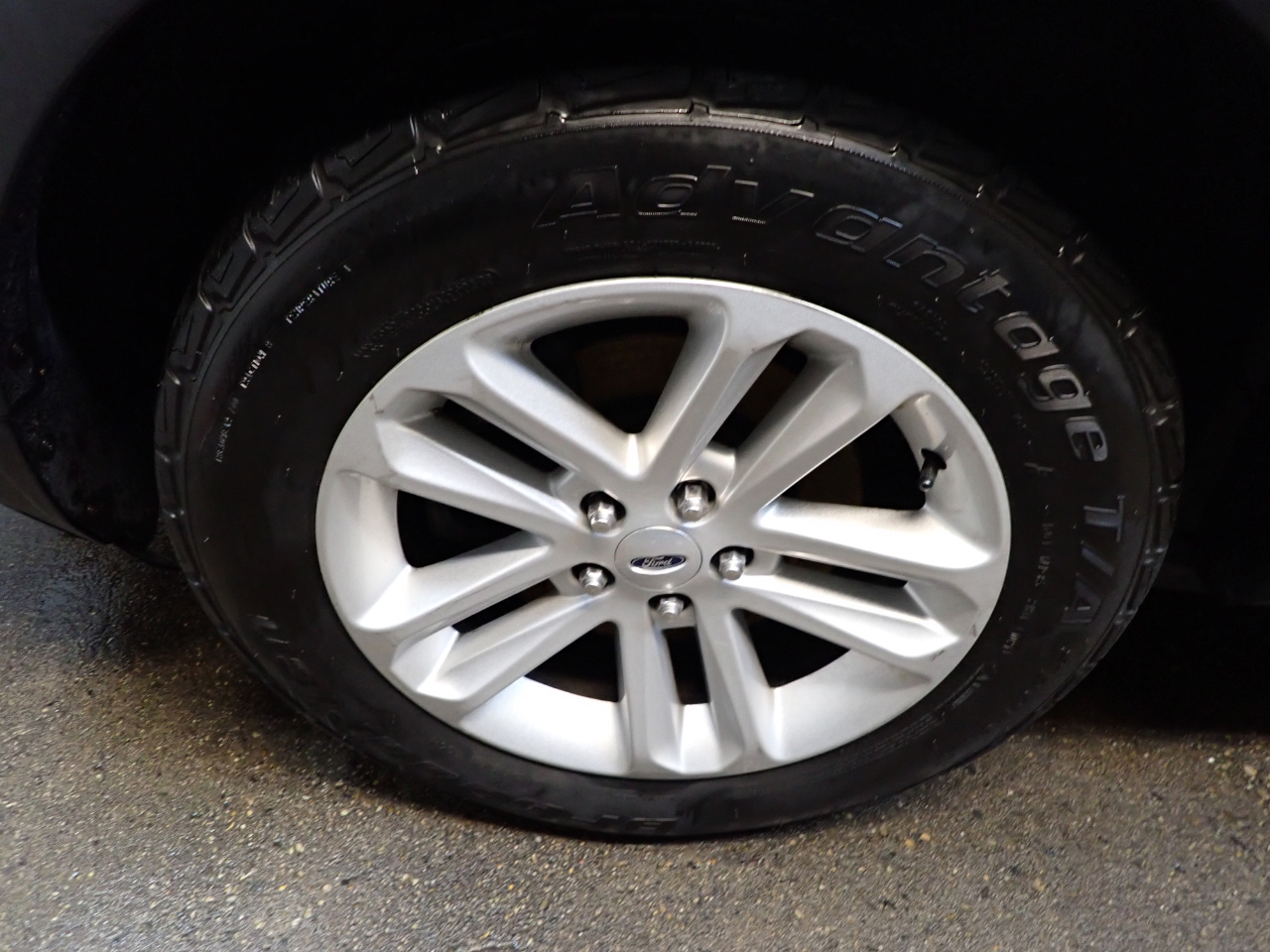 2012 Ford Explorer XLT photo 23