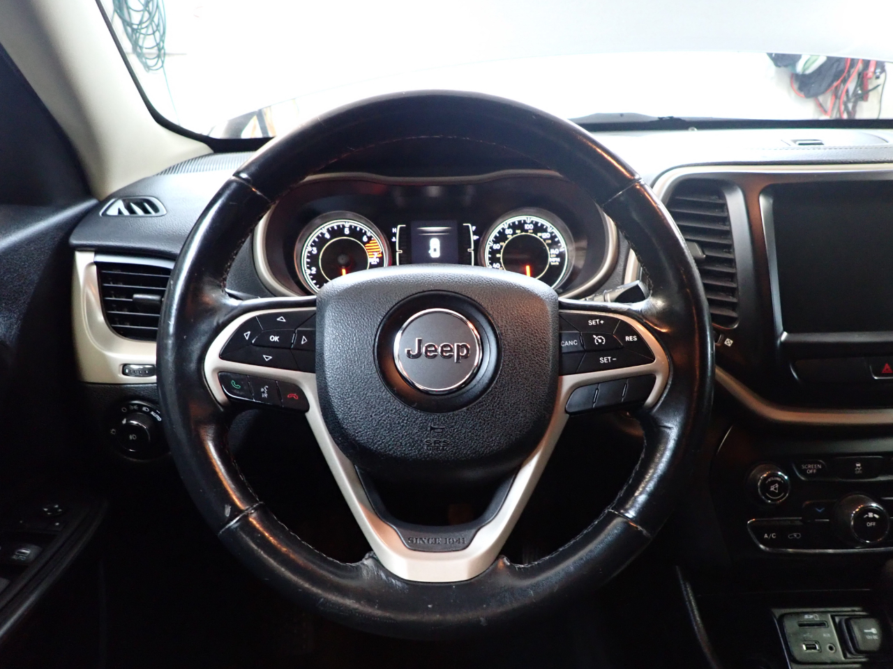 2016 Jeep Cherokee Latitude photo 4