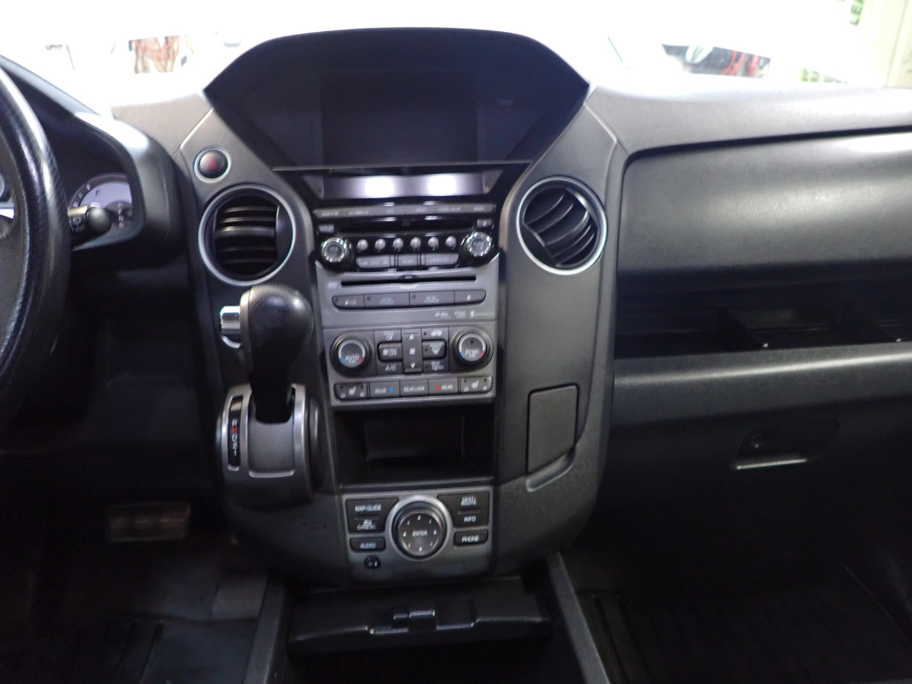 2014 Honda Pilot Touring photo 8