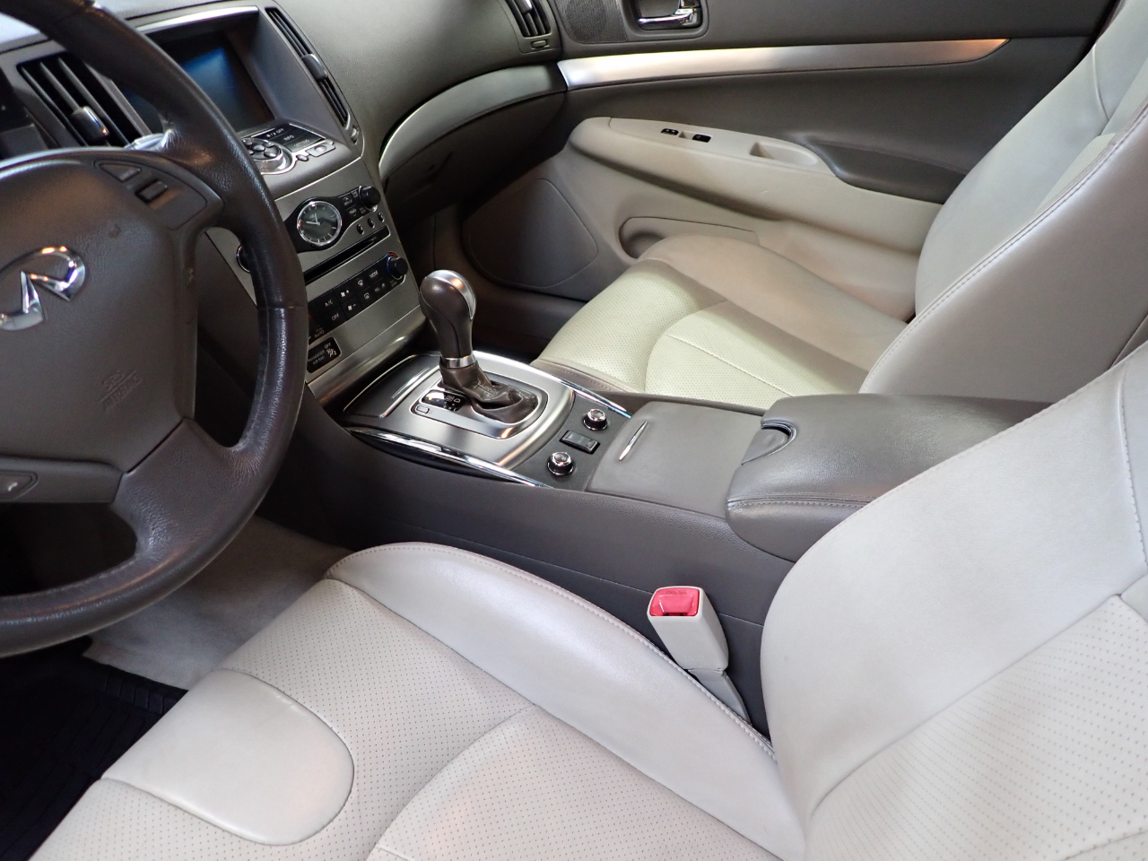 2012 Infiniti G25 photo 4