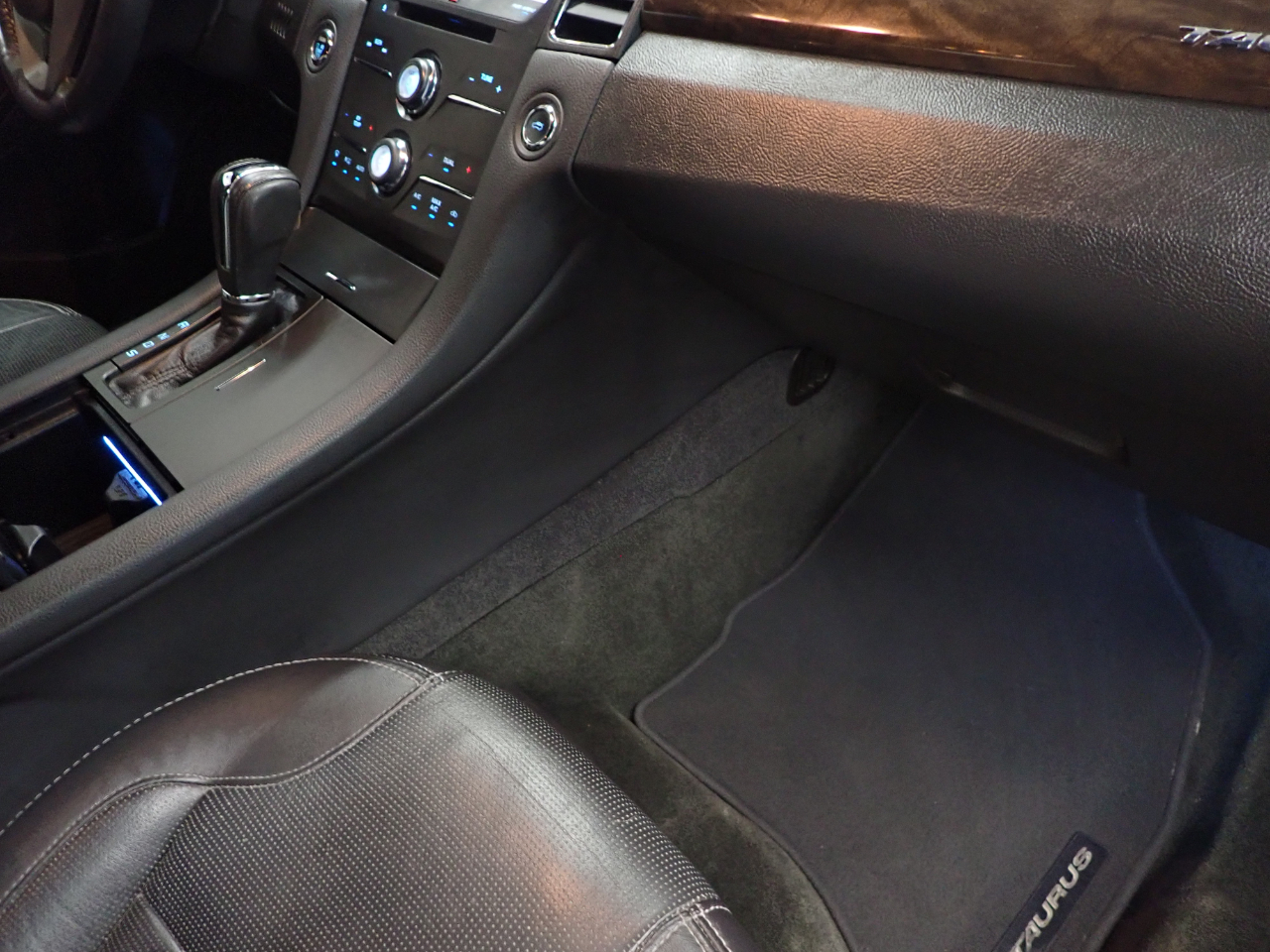 Ford Taurus Limited 2015