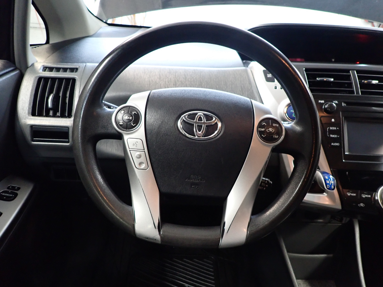 Toyota Prius V 4D Hatchback 2013