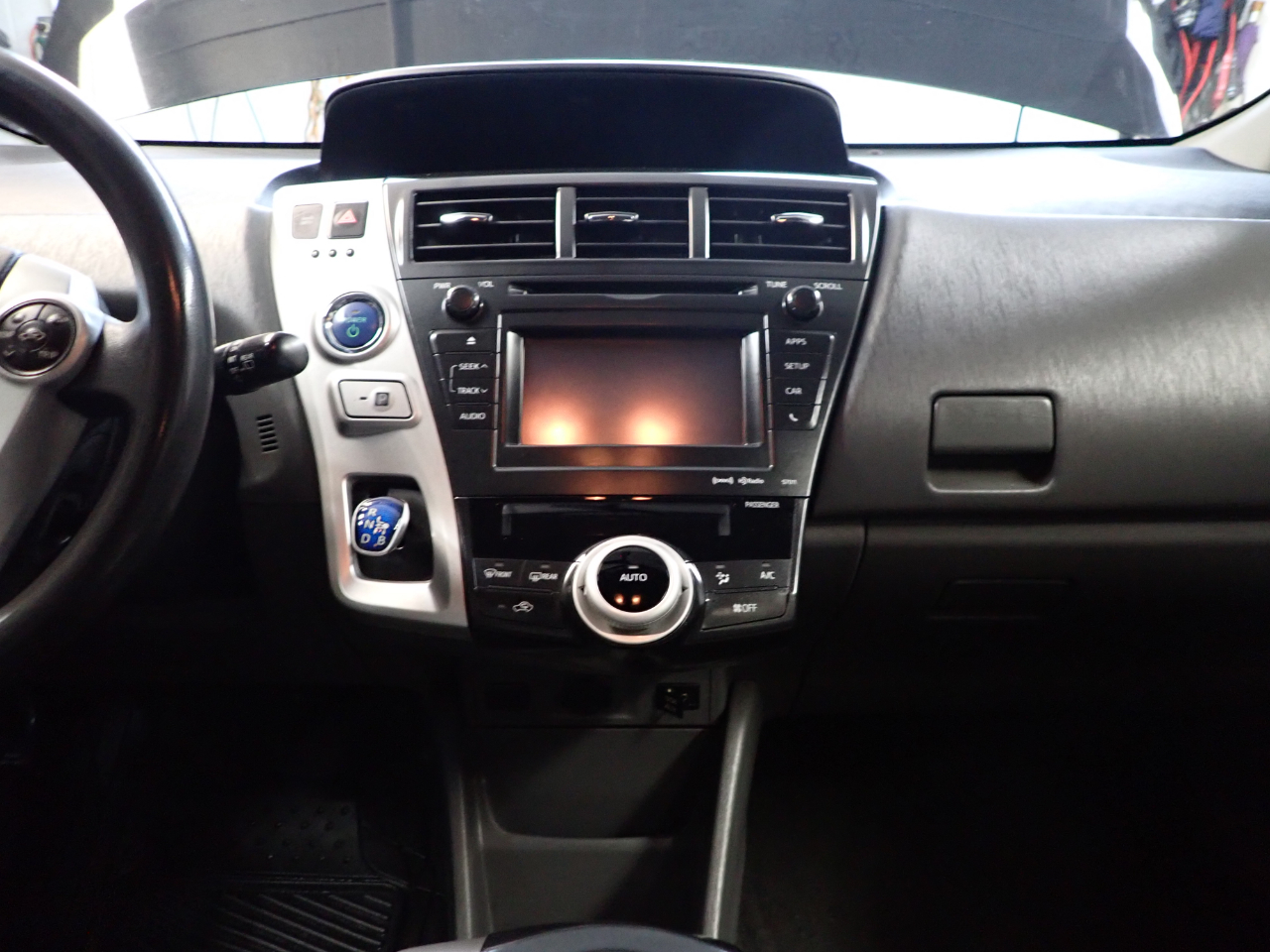 Toyota Prius V 4D Hatchback 2013