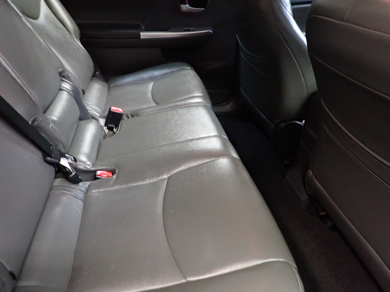 Toyota Prius V 4D Hatchback 2013