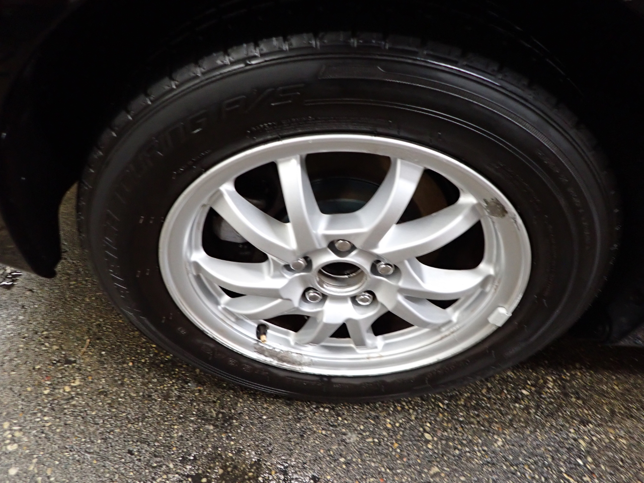 Toyota Prius V 4D Hatchback 2013