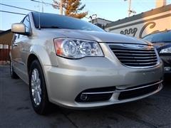 2015 Chrysler Town & Country 