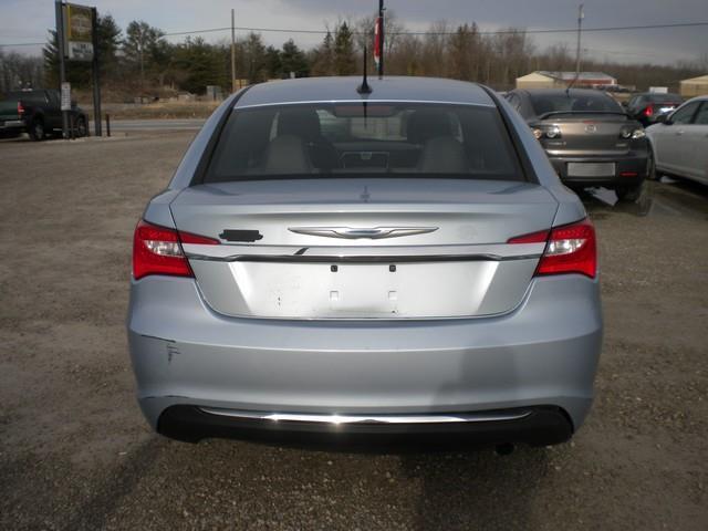 Chrysler 200 Touring 2012