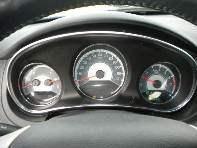 Chrysler 200 Touring 2012