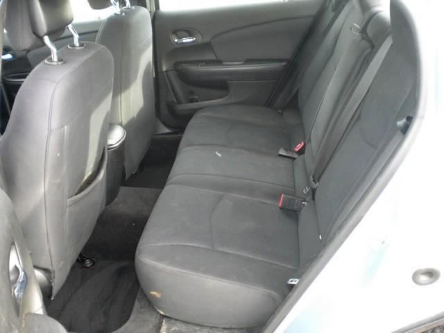 Chrysler 200 Touring 2012