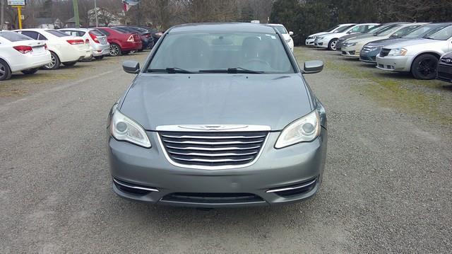 Chrysler 200 Touring 2011