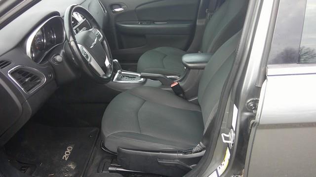 Chrysler 200 Touring 2011