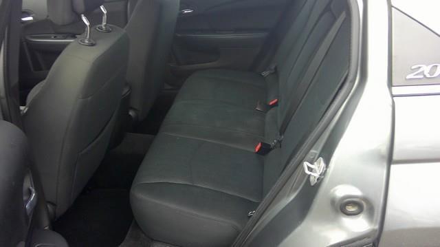 Chrysler 200 Touring 2011