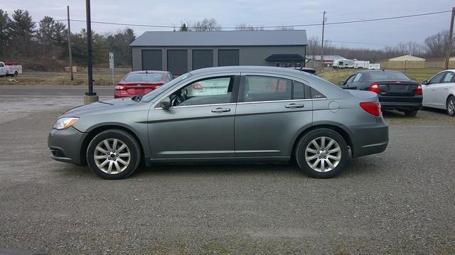 Chrysler 200 Touring 2011