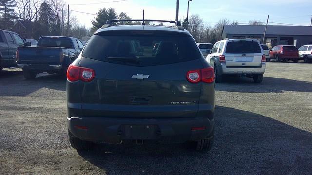 Chevrolet Traverse 2LT FWD 2012