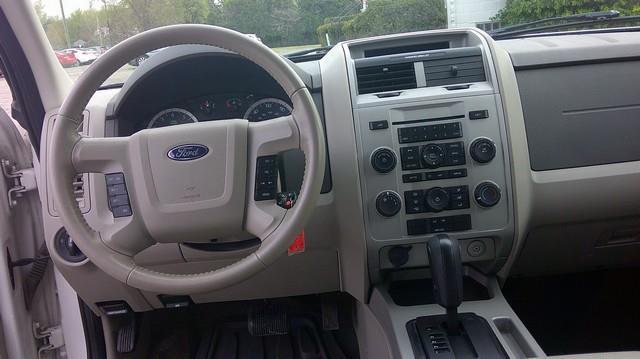 Ford Escape XLT FWD 2012