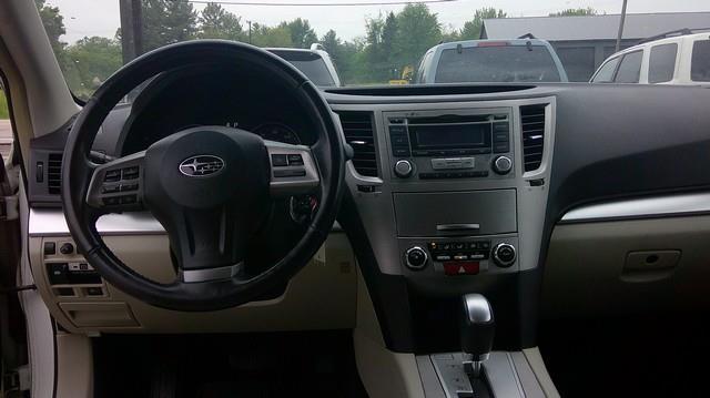 Subaru Outback 2.5i Premium 2013