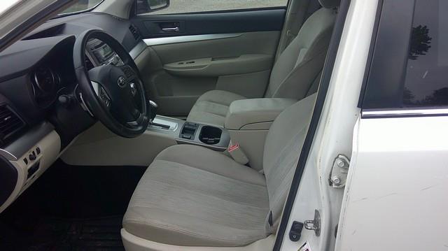 Subaru Outback 2.5i Premium 2013