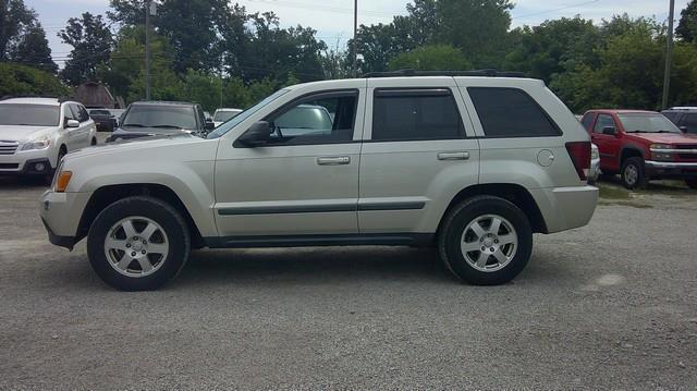 Jeep Grand Cherokee Laredo 4WD 2009
