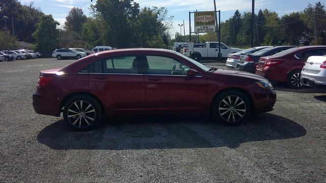Chrysler 200 Touring 2013