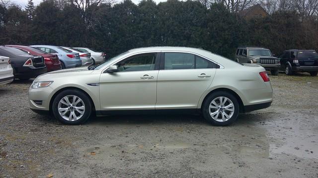2011 Ford Taurus SEL