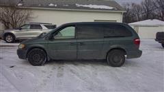 2003 Chrysler Town & Country 