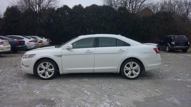 2010 Ford Taurus SHO's photo