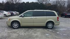 2010 Chrysler Town & Country 