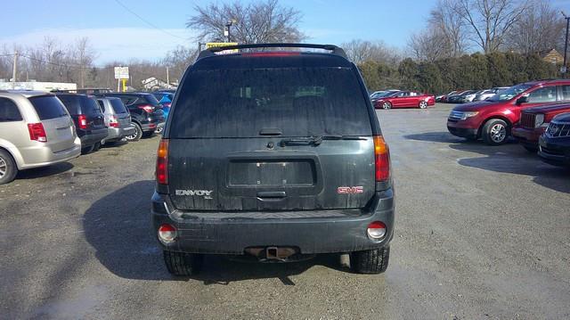 GMC Envoy XL SLE 4WD 2004
