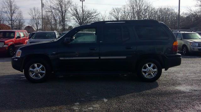 GMC Envoy XL SLE 4WD 2004