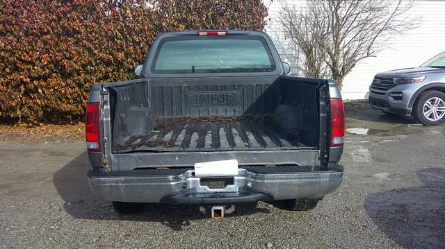 Ford F-150 XL Short Bed 2WD 2002