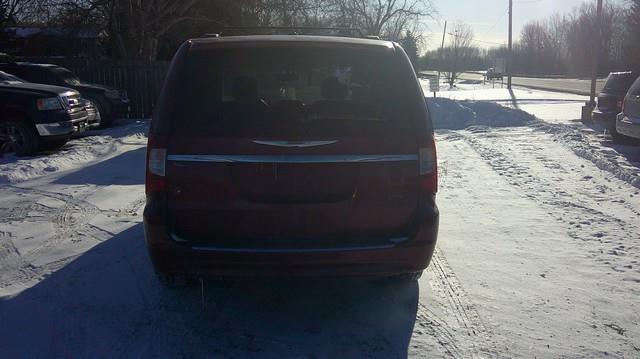Chrysler Town & Country Touring-L 2013