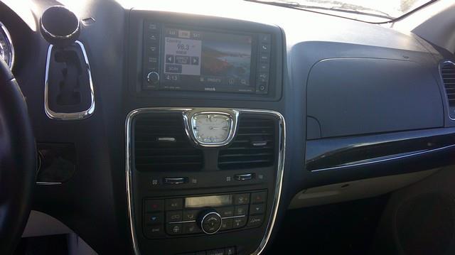 Chrysler Town & Country Touring-L 2013