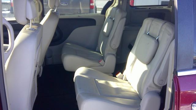 Chrysler Town & Country Touring-L 2013