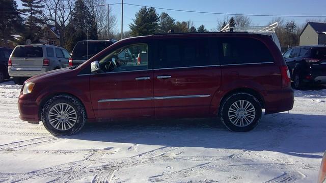 Chrysler Town & Country Touring-L 2013