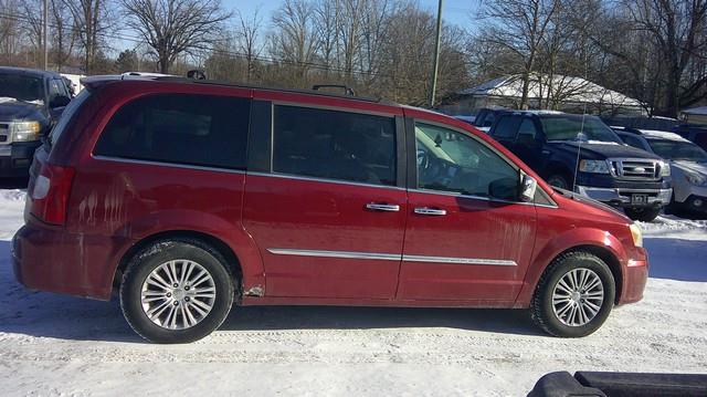 Chrysler Town & Country Touring-L 2013