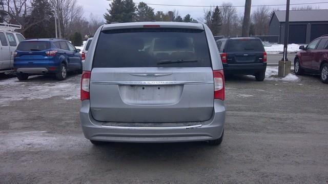 Chrysler Town & Country Touring 2016