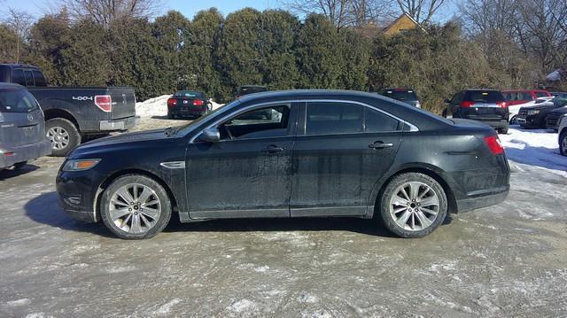 Ford Taurus Limited FWD 2010