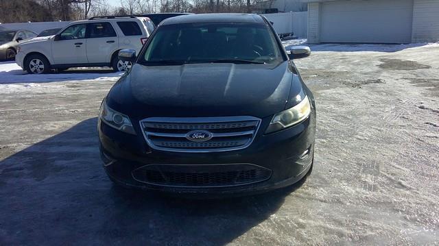 Ford Taurus Limited FWD 2010