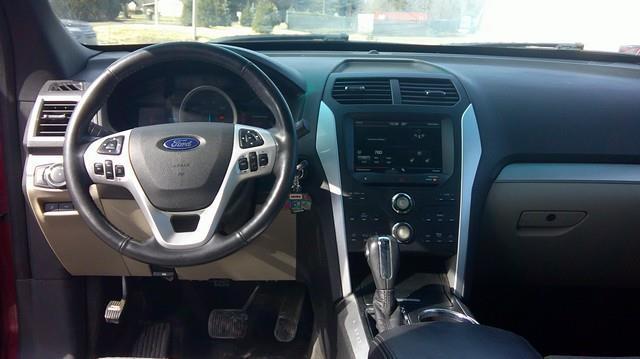 Ford Explorer XLT 4WD 2011