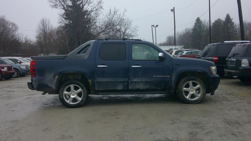 Chevrolet Avalanche LS 4WD 2012
