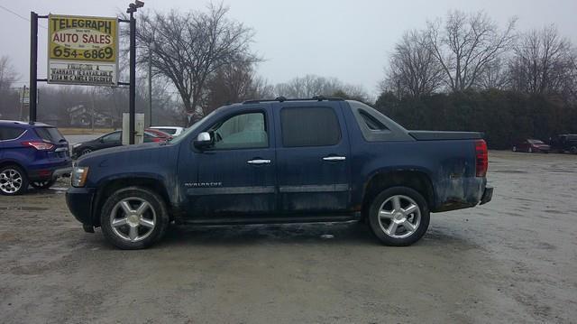 Chevrolet Avalanche LS 4WD 2012