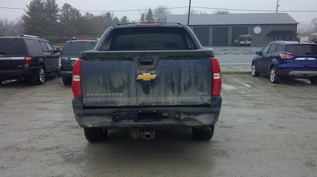 Chevrolet Avalanche LS 4WD 2012